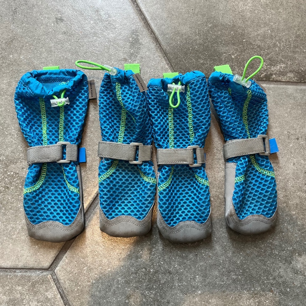 Hot Pavement Boots - Size 4